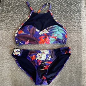 Athleta bikini with halter top - small